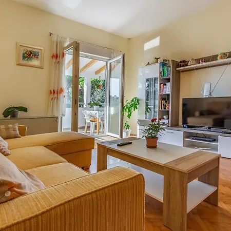 2 Bedroom Gorgeous In