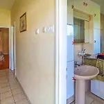 2 Bedroom Stunning Apartment In Pula Apartmán *
