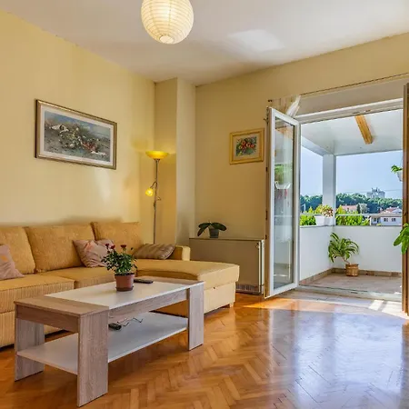 2 Bedroom Gorgeous In * Pula