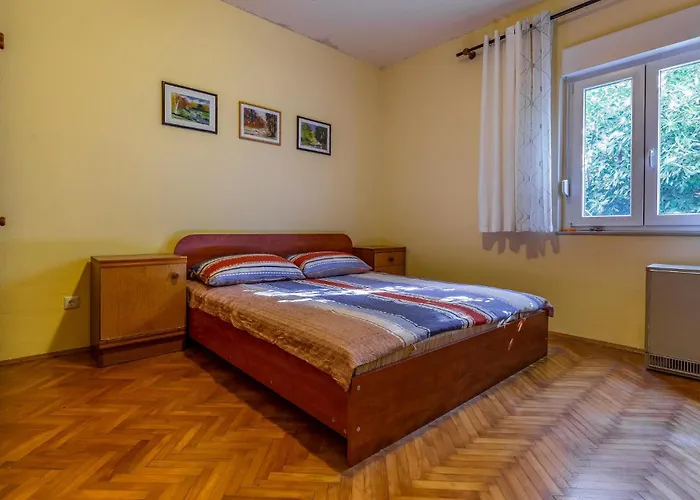 2 Bedroom Gorgeous In דירה פולה