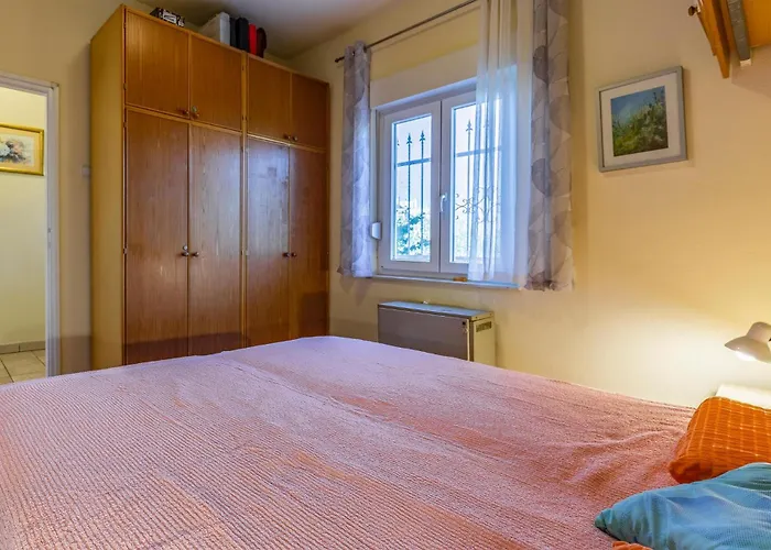 2 Bedroom Gorgeous In פולה