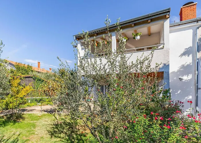 2 Bedroom Gorgeous In דירה