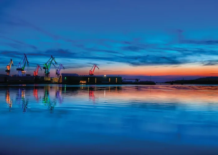 2 Bedroom Gorgeous In דירה פולה