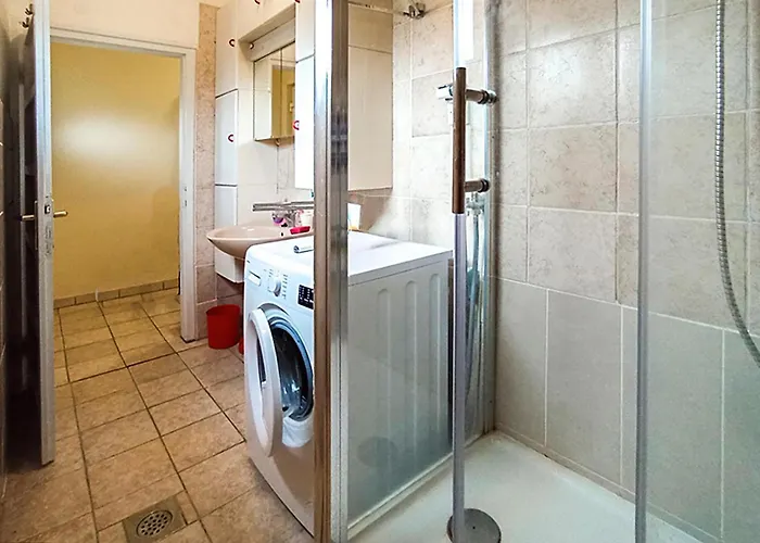 2 Bedroom Gorgeous In דירה פולה