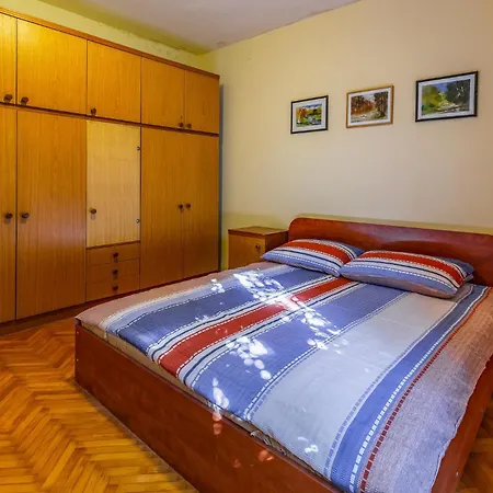 公寓 2 Bedroom Gorgeous In *