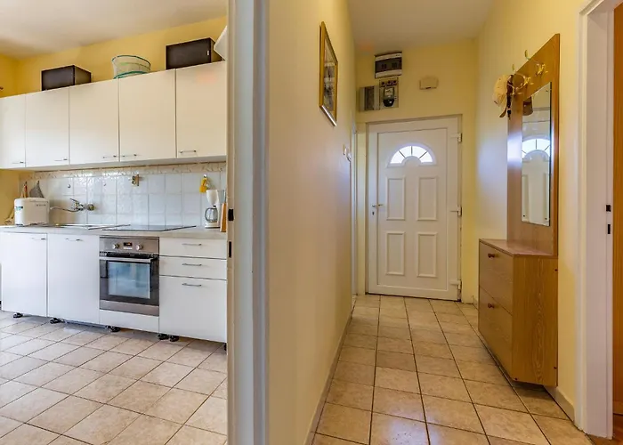 2 Bedroom Gorgeous In 公寓 *